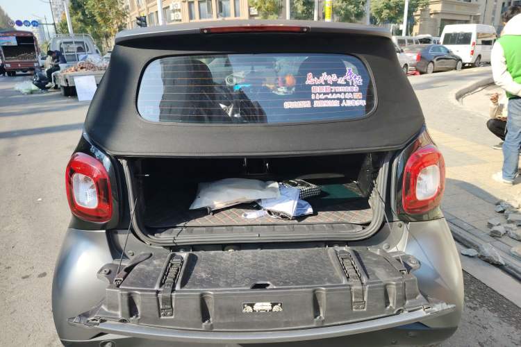 Used smart fortwo 2016 0.9T 66 kW Convertible Pioneer Edition
