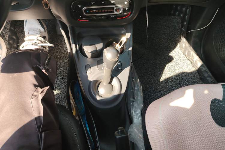 Used smart fortwo 2016 0.9T 66 kW Convertible Pioneer Edition
