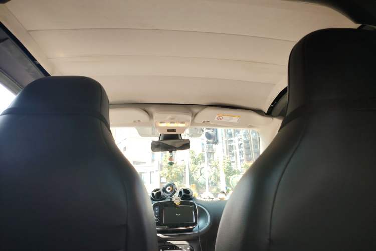 Used smart fortwo 2016 0.9T 66 kW Convertible Pioneer Edition
