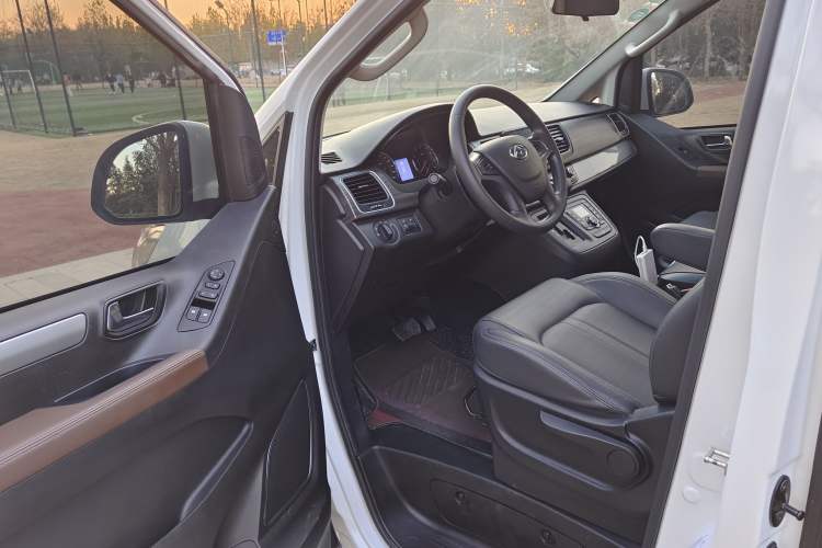 Used SAIC MAXUS G10 2019 Facelift PLUS 2.0T Automatic Elite Edition China VI