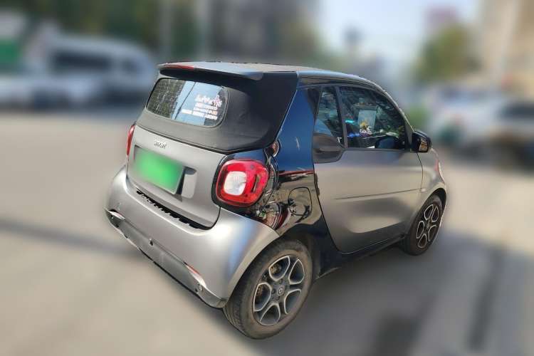 Used smart fortwo 2016 0.9T 66 kW Convertible Pioneer Edition

