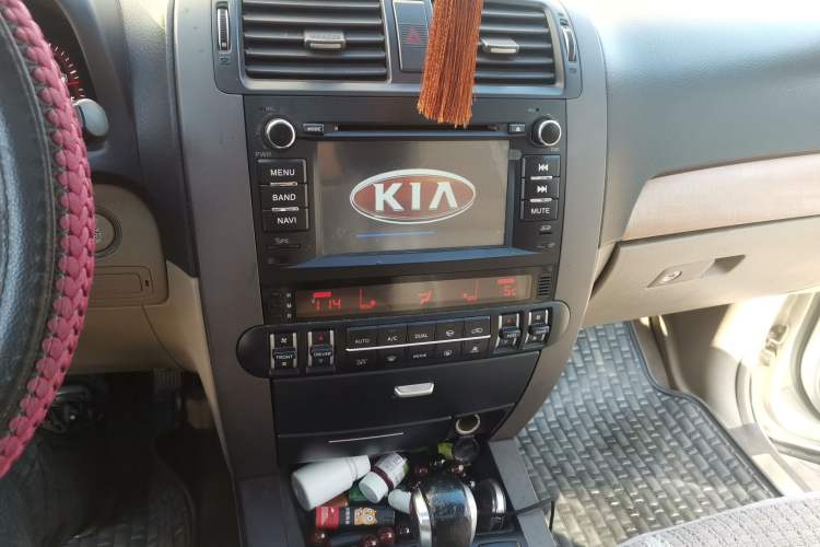 Used Kia Borrego 2008 3.8L Luxury Edition China IV
