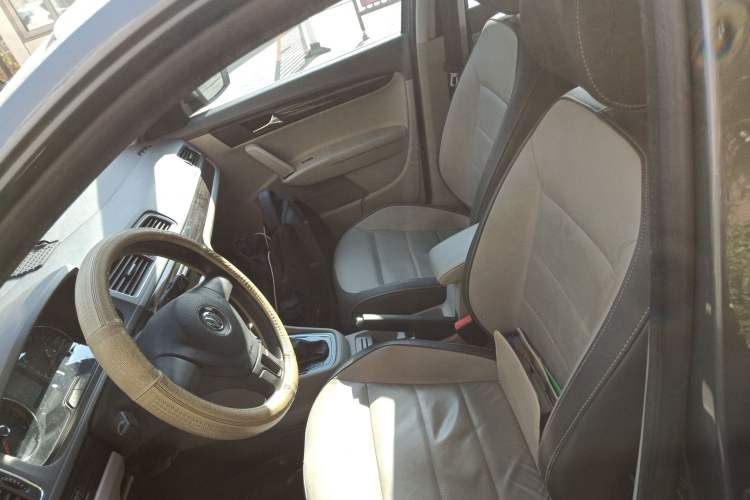Used Volkswagen Gran Lavida 2013 1.6L Automatic Comfort Model
