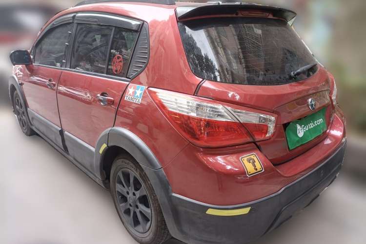 Used Venucia R50X 2013 1.6L Automatic Model