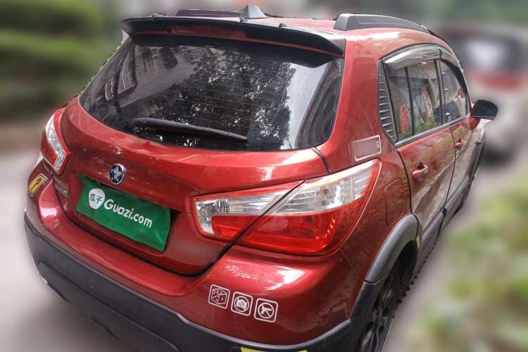 Used Venucia R50X 2013 1.6L Automatic Model