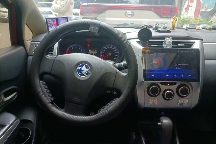 Used Venucia R50X 2013 1.6L Automatic Model