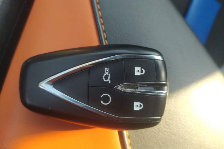 Used CHANGAN UNI-V iDD 2023 ZhiDian iDD 1.5T 113km Smart & Fun Version