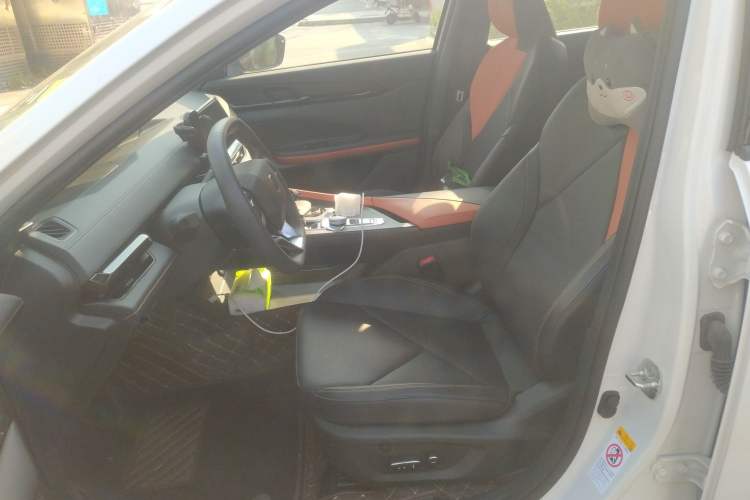 Used CHANGAN UNI-V iDD 2023 ZhiDian iDD 1.5T 113km Smart & Fun Version