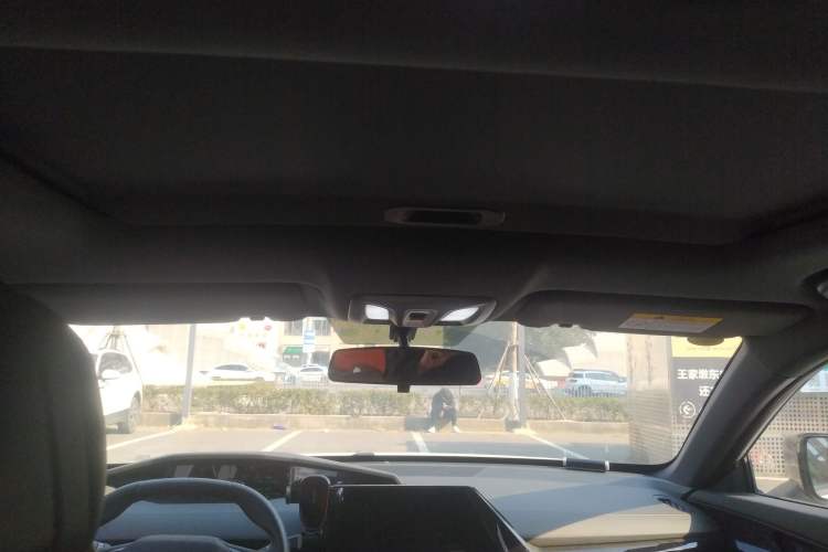 Used CHANGAN UNI-V iDD 2023 ZhiDian iDD 1.5T 113km Smart & Fun Version