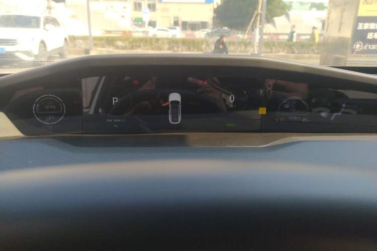 Used CHANGAN UNI-V iDD 2023 ZhiDian iDD 1.5T 113km Smart & Fun Version