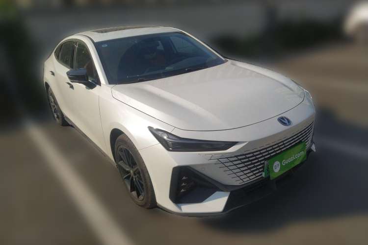 Used CHANGAN UNI-V iDD 2023 ZhiDian iDD 1.5T 113km Smart & Fun Version