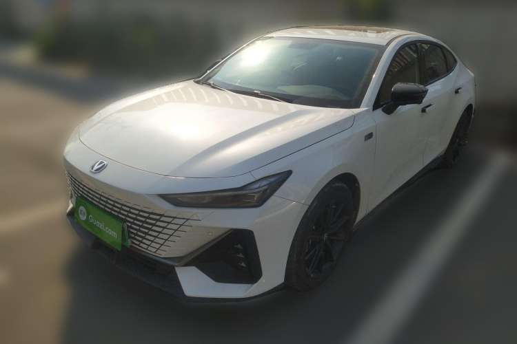 Used Changan UNI-V iDD 2023 ZhiDian iDD 1.5T 113km Smart & Fun Version