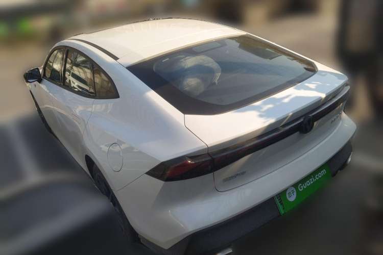 Used CHANGAN UNI-V iDD 2023 ZhiDian iDD 1.5T 113km Smart & Fun Version