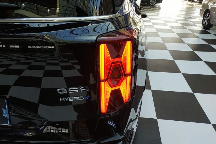 Used GAC Trumpchi GS8 2022 Dual-Engine Series 2.0TM Two-Wheel Drive Prestige Edition (7 Seats)
