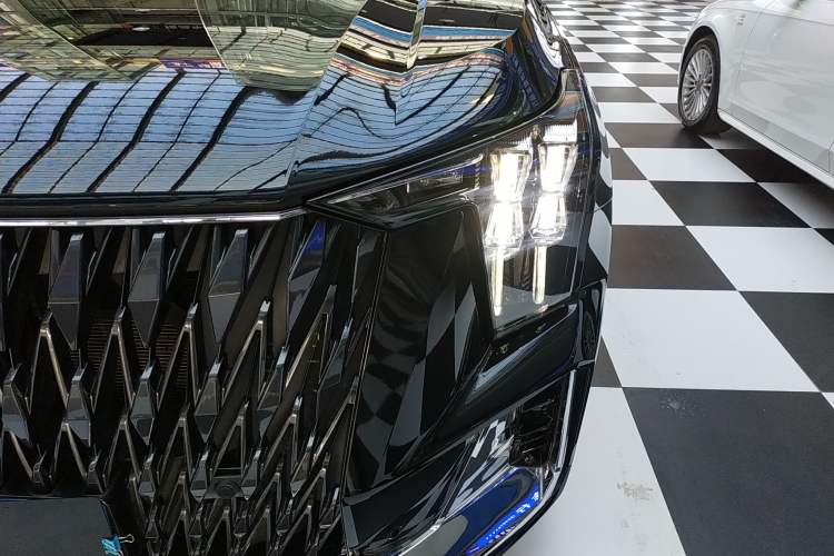 Used GAC Trumpchi GS8 2022 Dual-Engine Series 2.0TM Two-Wheel Drive Prestige Edition (7 Seats)
