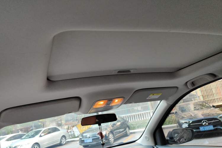 Used CHANGAN KAICHENG Oushang A600 2016 1.5L Manual Luxury 7-Seater Headliner