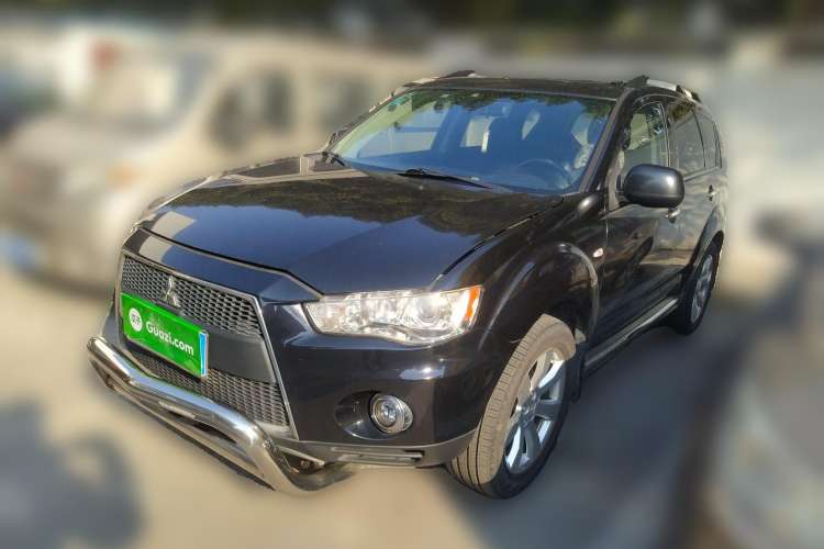 Used Mitsubishi 2012 Kicks 2.4 Fashion Navigation Edition