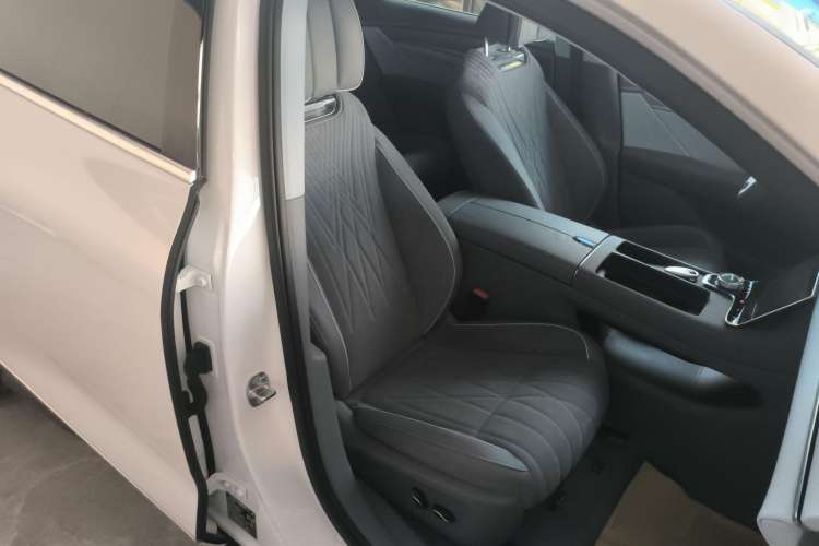 Used VOYAH PASSION 2023 Four-Wheel Drive Flagship Edition