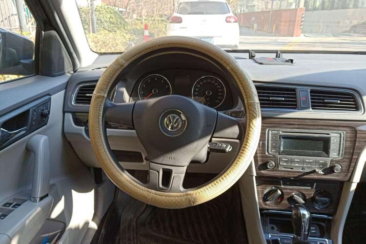 Used Volkswagen Gran Lavida 2013 1.6L Automatic Comfort Model
