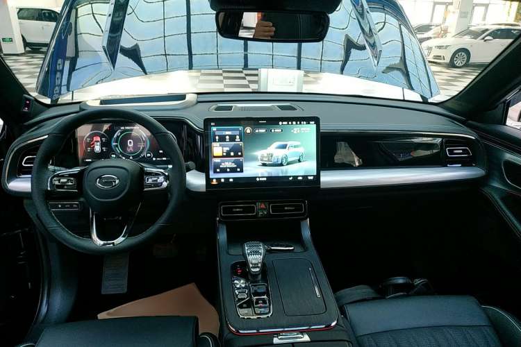 Used GAC Trumpchi GS8 2022 Dual-Engine Series 2.0TM Two-Wheel Drive Prestige Edition (7 Seats)
