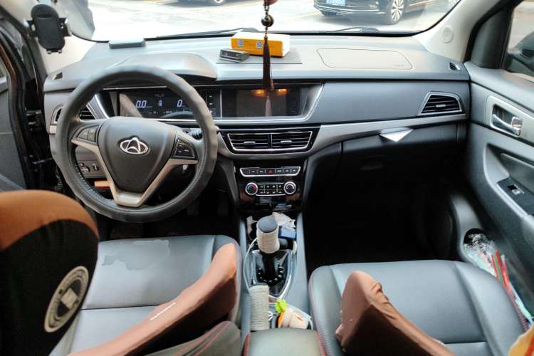 Used CHANGAN KAICHENG Oushang A600 2016 1.5L Manual Luxury 7-Seater Center Console