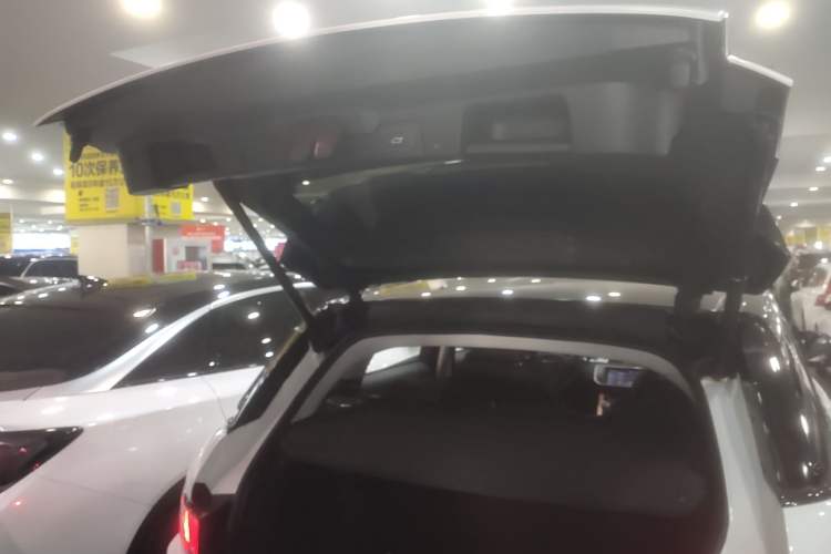 Used Land Rover Range Evoque 2013 2.0T 5-Door Ignite Edition Trunk