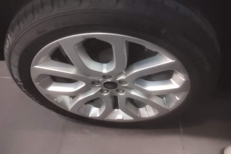 Used Land Rover Range Evoque 2013 2.0T 5-Door Ignite Edition Right Rear Wheel Hub
