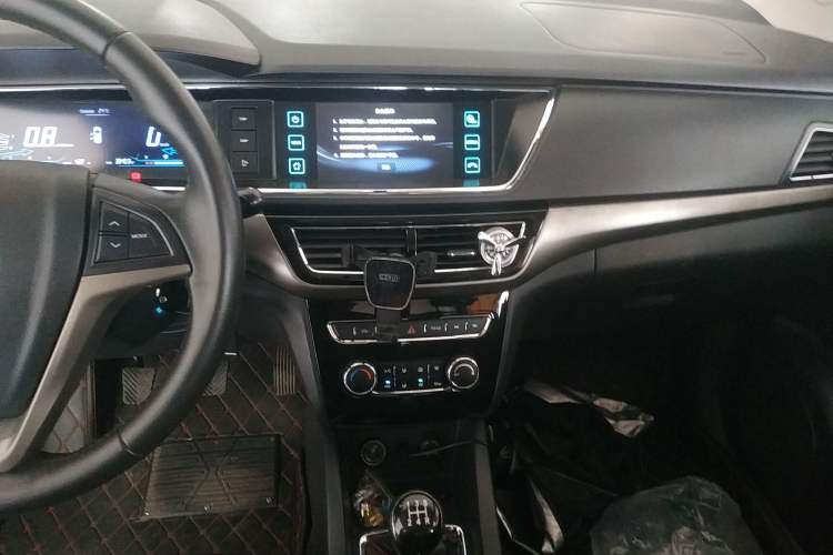 Used CHANGAN KAICHENG Oushang A600 2016 1.5L Manual Luxury 7-Seater
