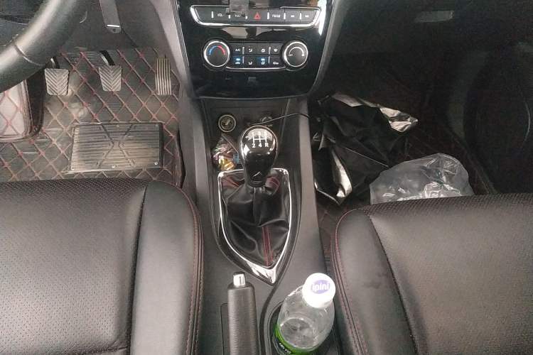 Used CHANGAN KAICHENG Oushang A600 2016 1.5L Manual Luxury 7-Seater
