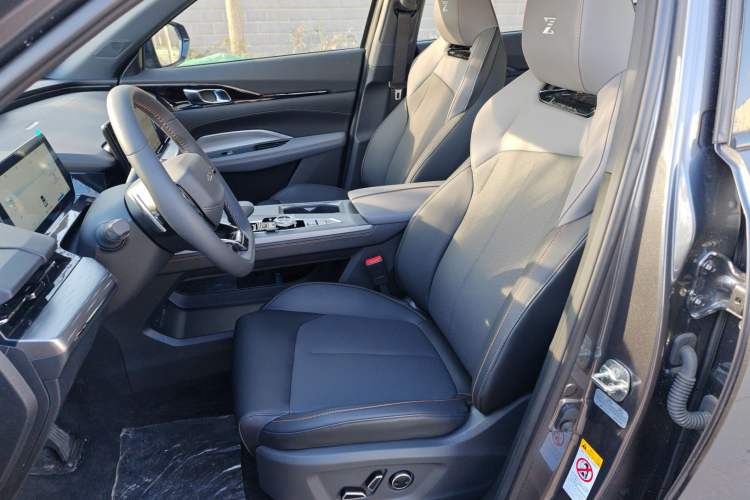 Used Oshan Z6 New Energy 2023 ZhiDian iDD 150KM Flagship PLUS Smart Parking Edition