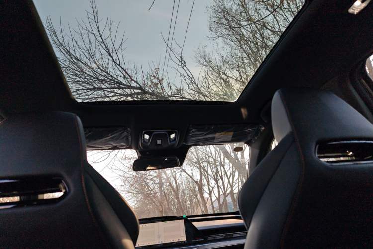 Used Oshan Z6 New Energy 2023 ZhiDian iDD 150KM Flagship PLUS Smart Parking Edition