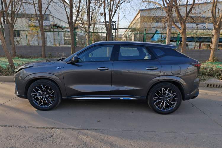 Used Oshan Z6 New Energy 2023 ZhiDian iDD 150KM Flagship PLUS Smart Parking Edition