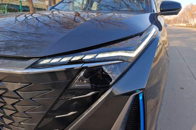 Used Oshan Z6 New Energy 2023 ZhiDian iDD 150KM Flagship PLUS Smart Parking Edition