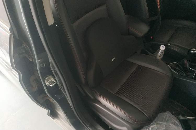 Used CHANGAN KAICHENG Oushang A600 2016 1.5L Manual Luxury 7-Seater
