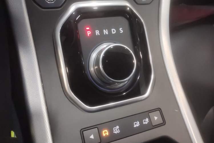 Used Land Rover Range Evoque 2013 2.0T 5-Door Ignite Edition Gear Lever