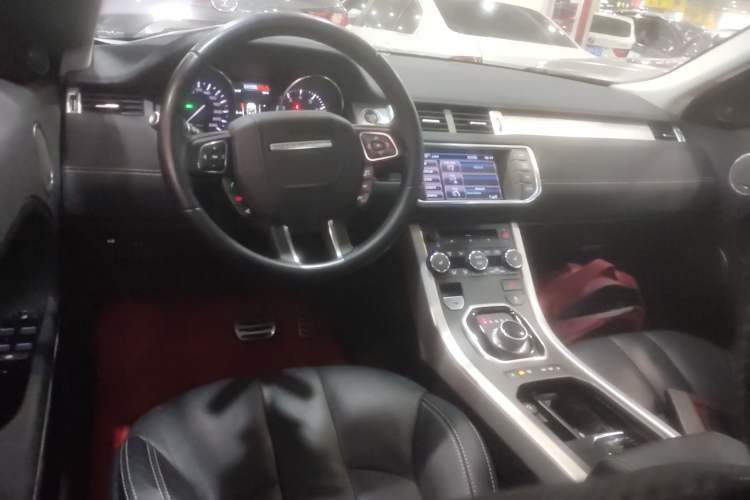 Used Land Rover Range Evoque 2013 2.0T 5-Door Ignite Edition Center Console