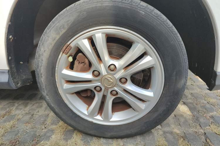 Used HYOSOW H3 2015 1.5L manual Comfort trim level
