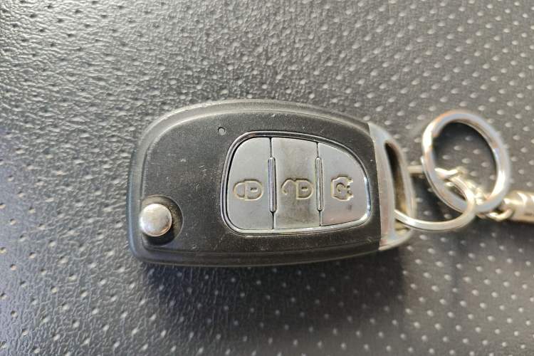 Used HYOSOW H3 2015 1.5L manual Comfort trim level
