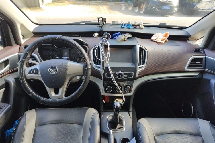 Used HYOSOW H3 2015 1.5L manual Comfort trim level
