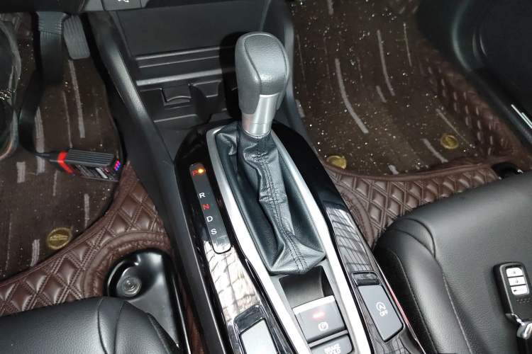 Used Honda Envix 2022 180TURBO CVT Comfort Version
