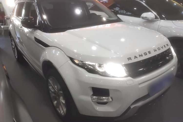 Used Land Rover Range Evoque 2013 2.0T 5-Door Ignite Edition Front Right 45 Deg