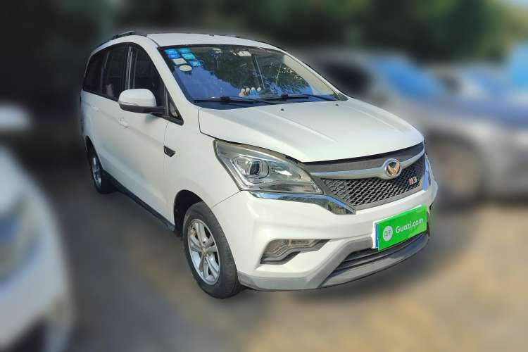 Used HYOSOW H3 2015 1.5L manual Comfort trim level
