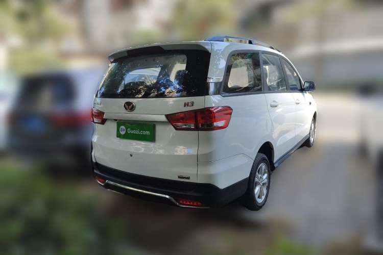 Used HYOSOW H3 2015 1.5L manual Comfort trim level
