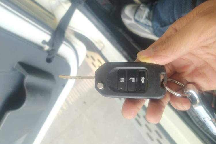 Used BAIC Off-Road BJ40 2016 40L 2.0T Manual Two-Wheel Drive Luxury Edition
