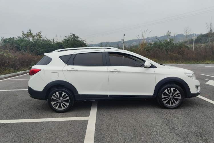 Used Dongfeng Aeolus AX3 2017 Leading Edition 1.5L Automatic Cool Style