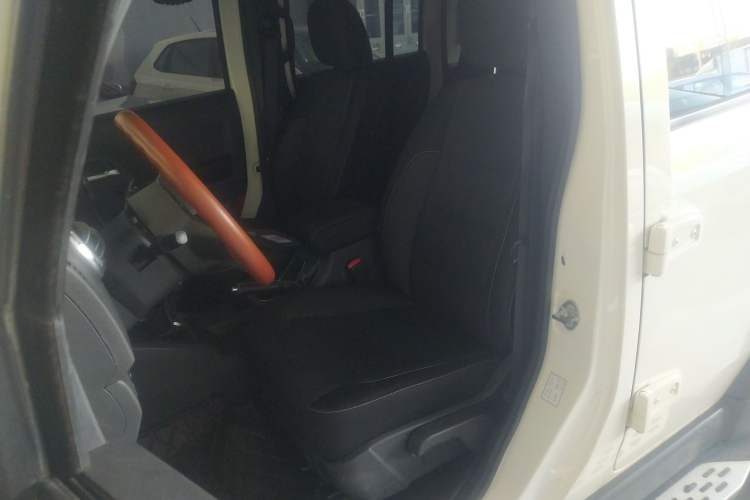 Used BAIC Off-Road BJ40 2016 40L 2.0T Manual Two-Wheel Drive Luxury Edition
