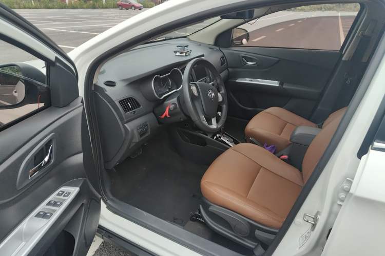 Used Dongfeng Aeolus AX3 2017 Leading Edition 1.5L Automatic Cool Style