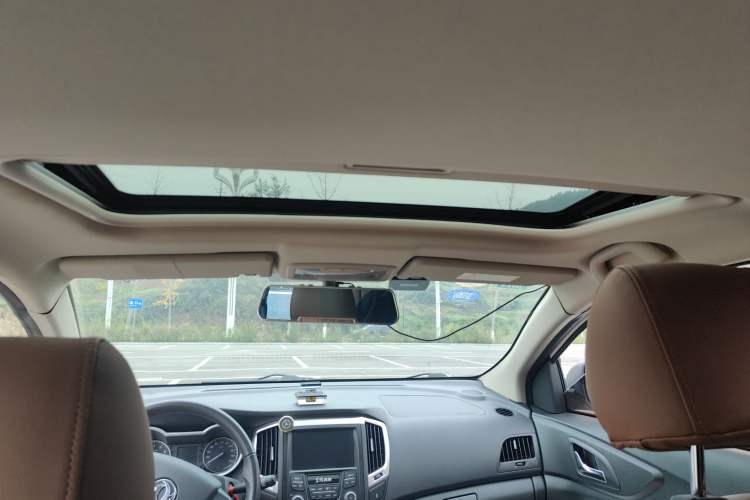 Used Dongfeng Aeolus AX3 2017 Leading Edition 1.5L Automatic Cool Style