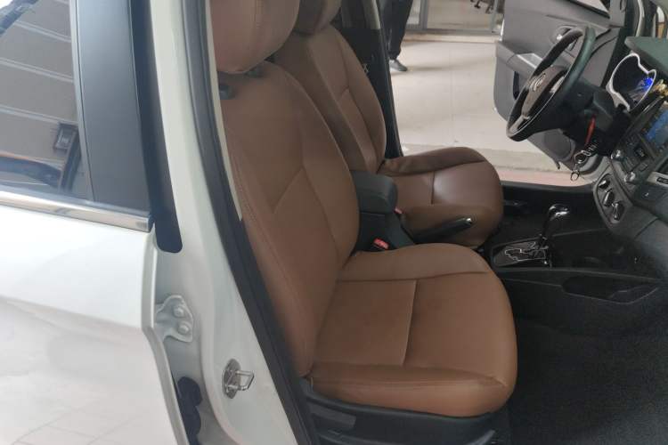 Used Dongfeng Aeolus AX3 2017 Leading Edition 1.5L Automatic Cool Style