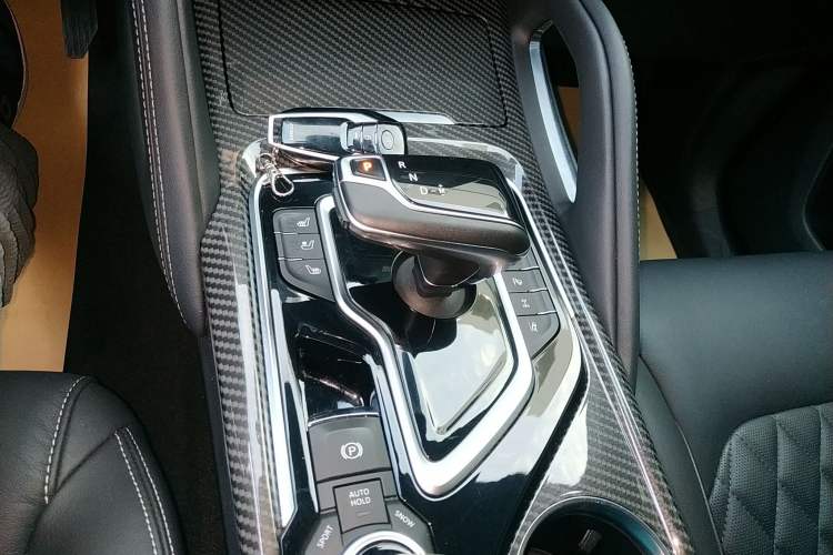 Used SAIC MAXUS D90 Pro 2020 2.0T Diesel 4x4 Alashan Edition 7-Seater
